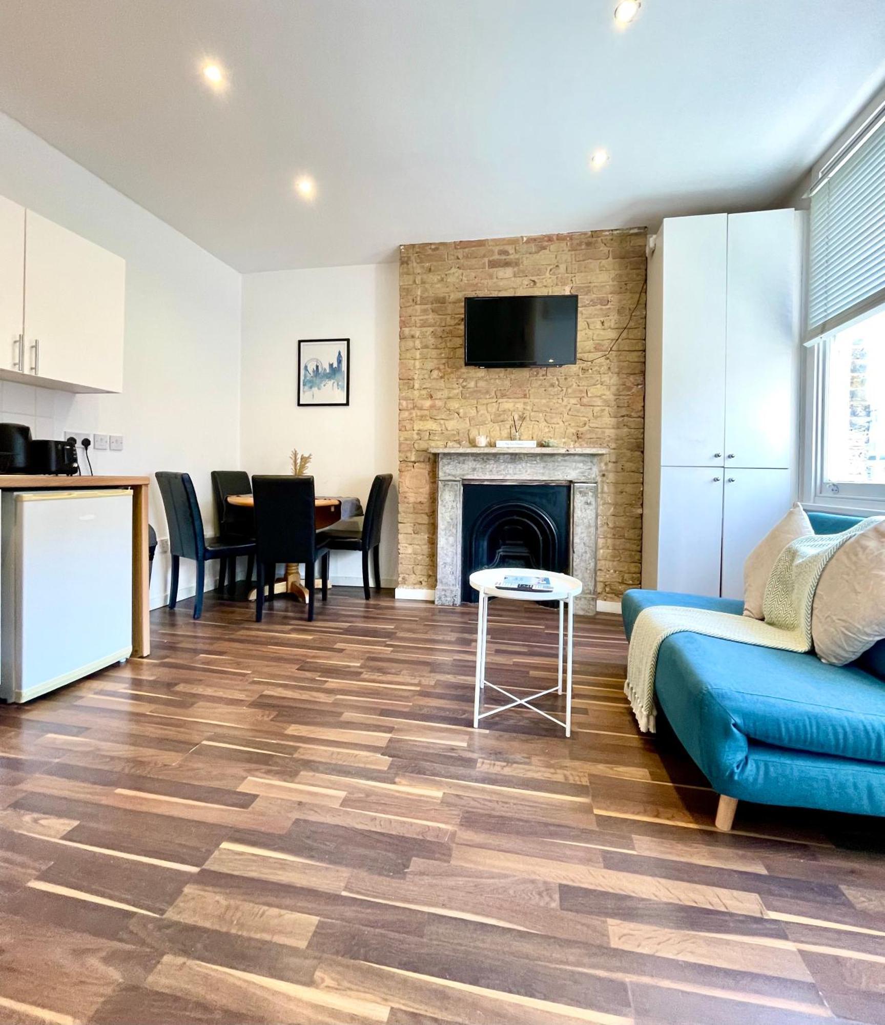 A Fantastic One Double Bedroom Flat 런던 외부 사진
